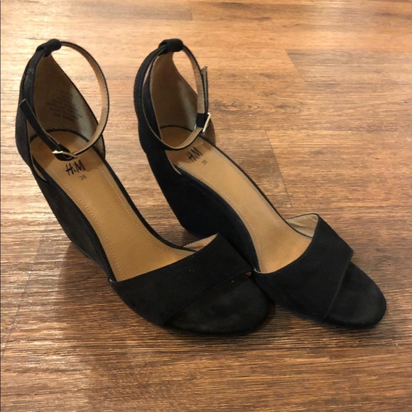 Sandals - Picture 3 of 4